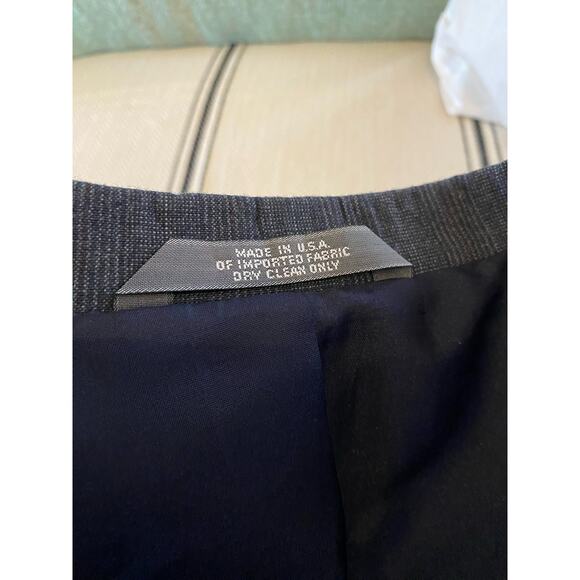 Haggar Made in the USA Polyester Rayon Blend Navy Blue Suit - Picture 4 of 8